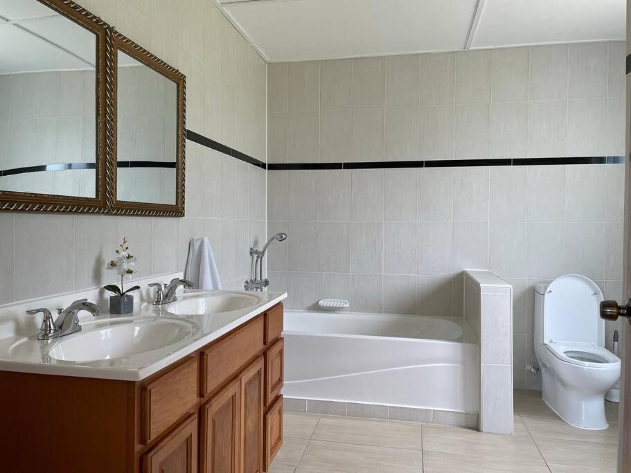 Spring Garden Mobay Resort Luxurious Apartments Montego Bay Extérieur photo